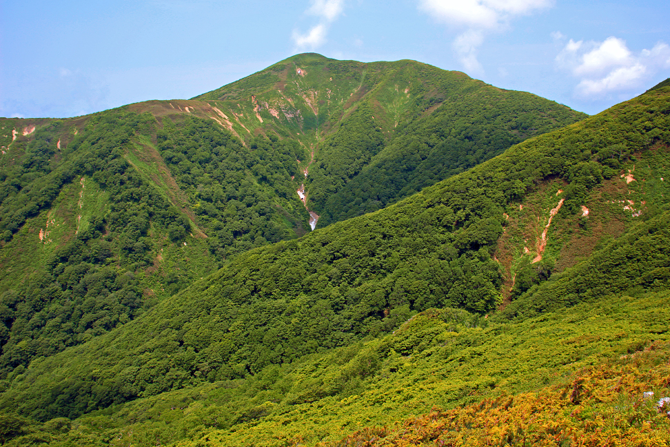羽後朝日岳