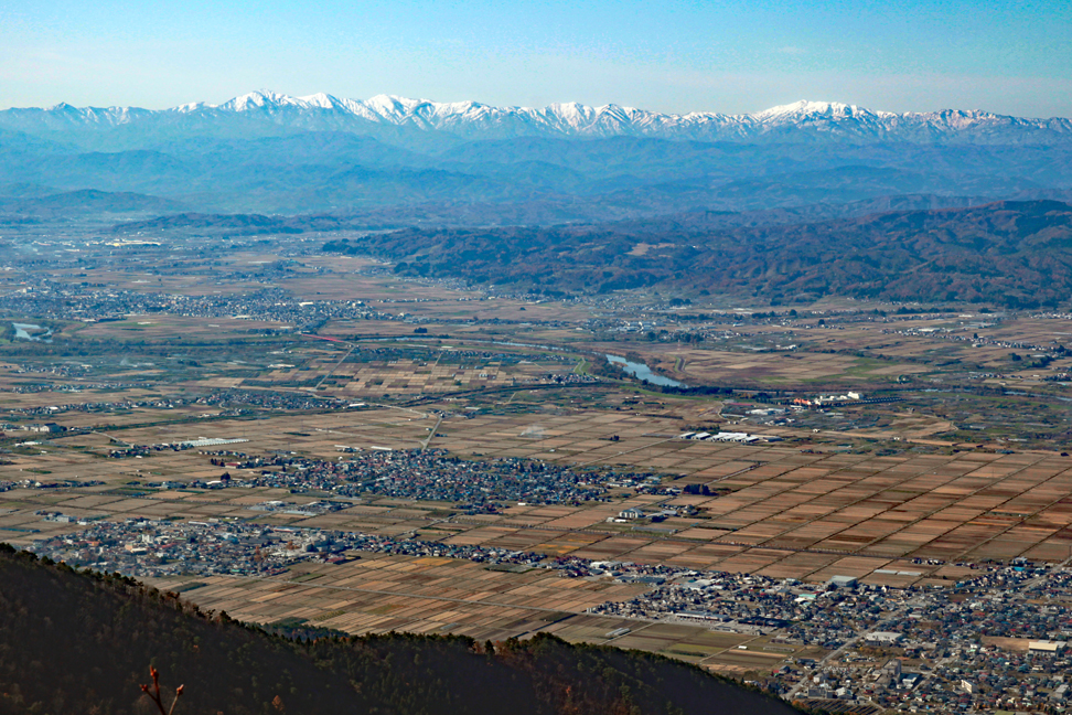 甑岳