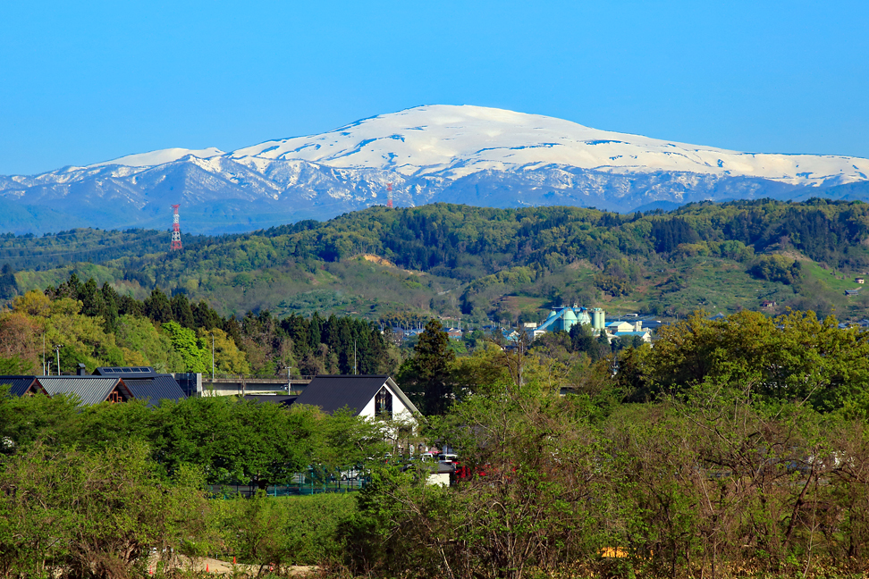 月山