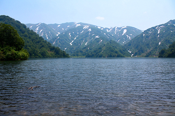 大鳥池と以東岳