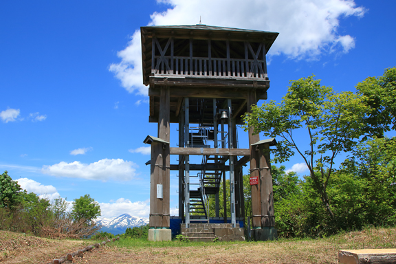 山頂にある展望棟