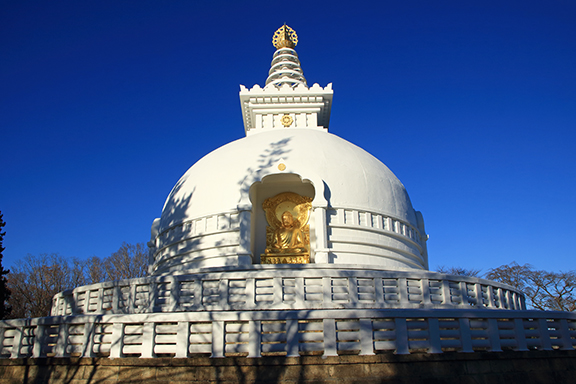 国見峠の仏舎利塔