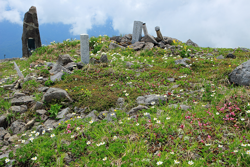 月山