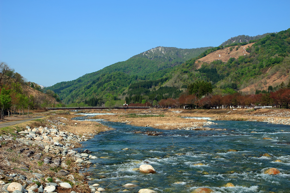荒川リバーサイドパークと白太郎山